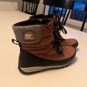 SOREL Women's Whitney Short Lace Waterproof Boots Size 39/8.5 Elk Brown